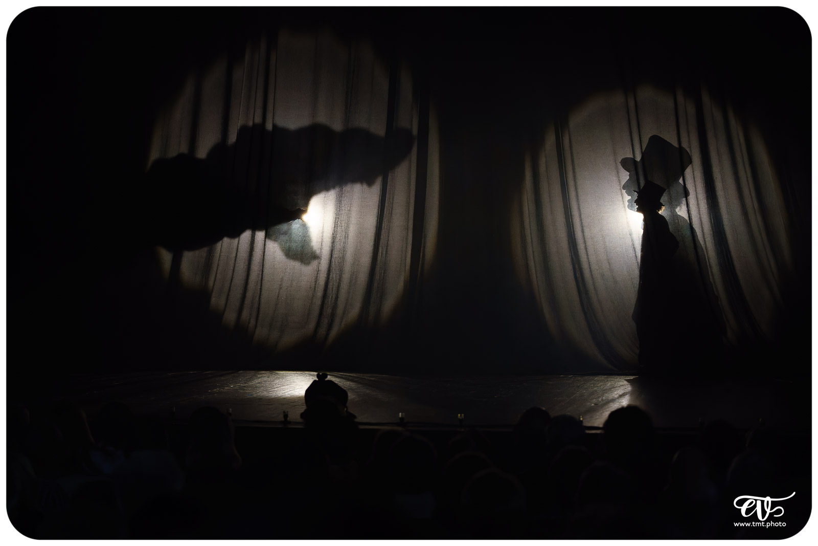 LA CLAQUE (FRED RADIX)